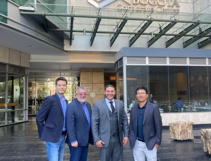 Maquinaria Amarilla AG Logistics